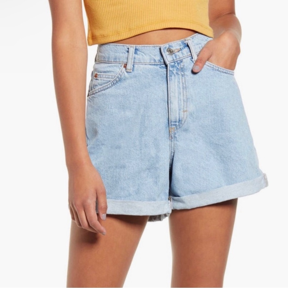 Topshop Mom Jean Shorts Light Wash